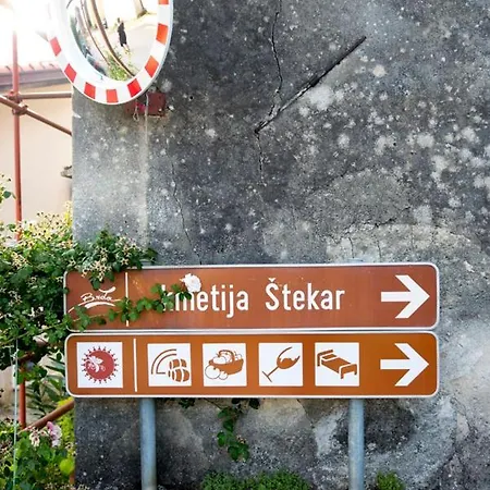 Kmetija Stekar * Kojsko